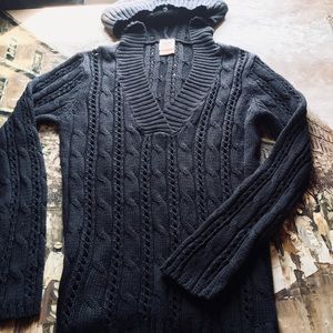 Light weight sweater